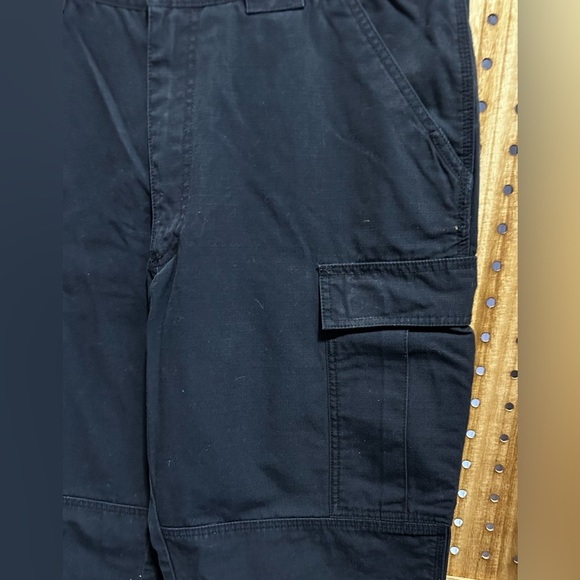 EUC Navy 5.11 Tactical Series Cargo Pants Large 35 1/2 - 39 Adjustable Waist - Picture 4 of 9